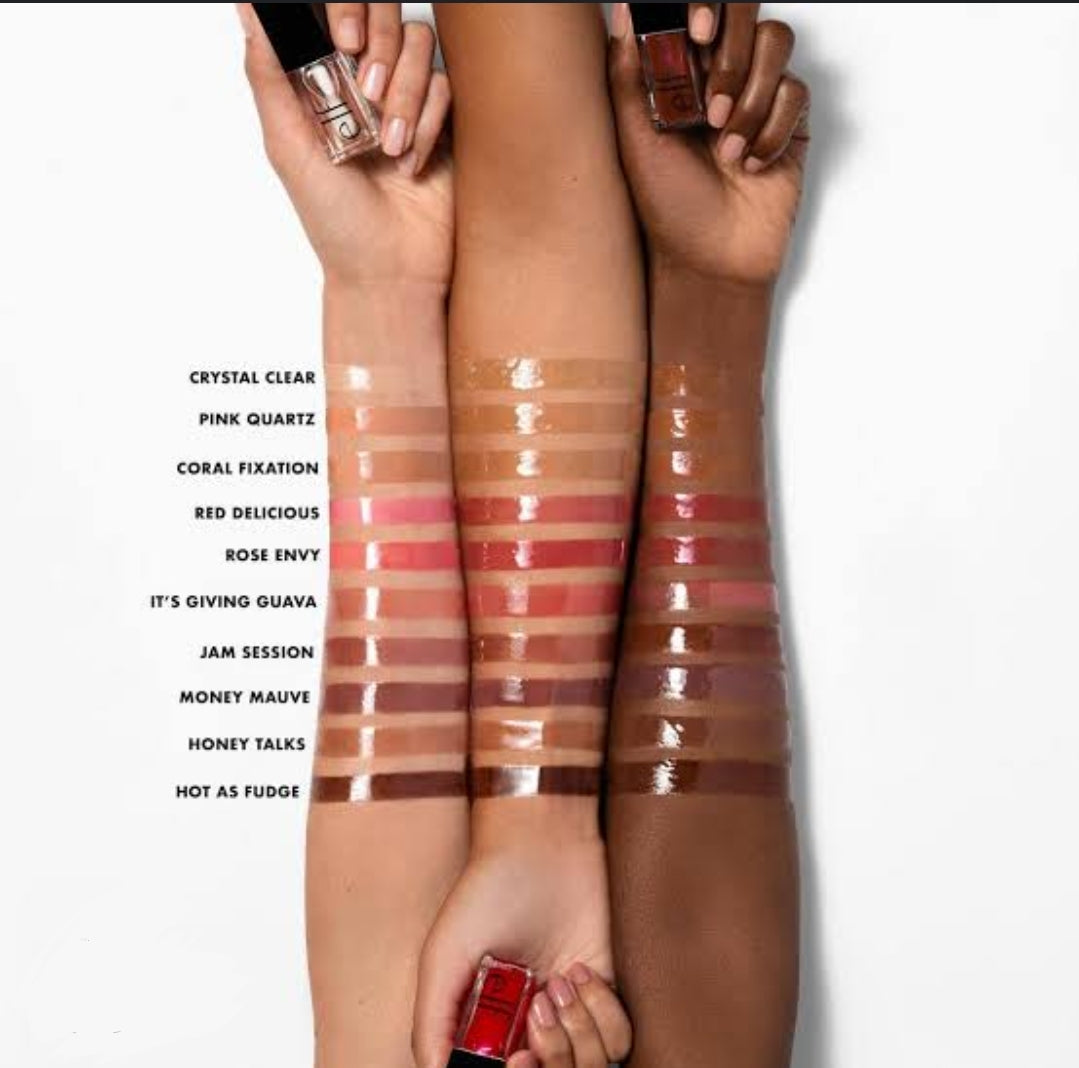 Moisturizing Lip Oil for Soft, Shiny, and Nourished Lips